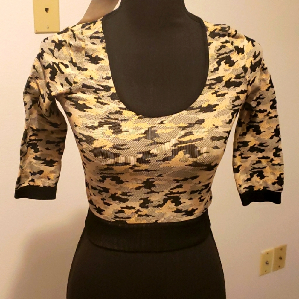 Stasia Camo Print Seamless 3/4 Sleeve Crop Top